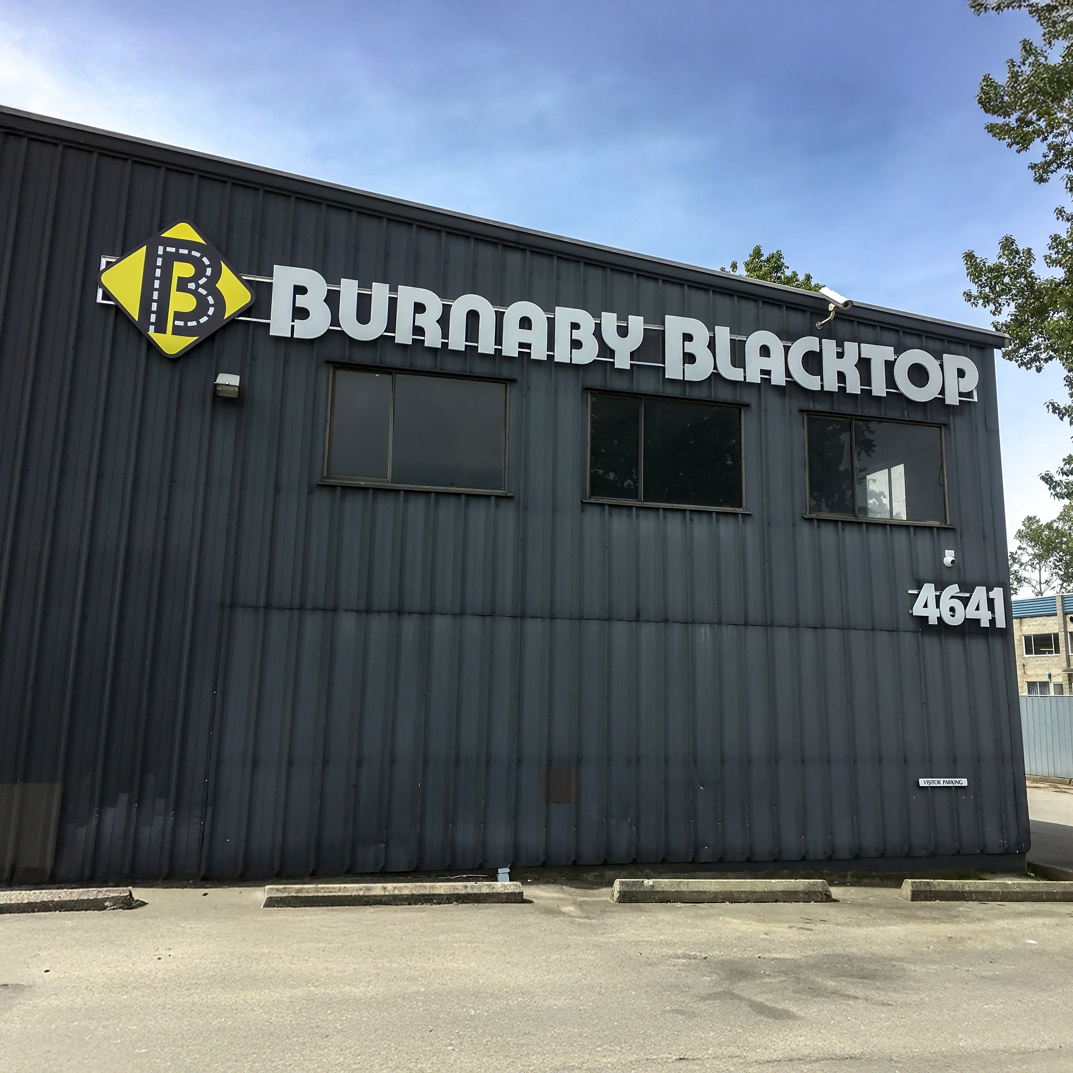  Bold & Professional: New Signage for Burnaby Blacktop! 