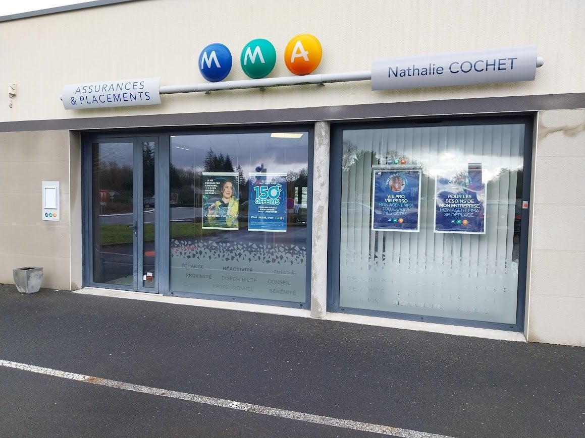 Marquage des vitres pour les agences MMA - Nathalie Cochet situées à Savigné L'Évêque, Ballon et Sainte Jamme sur Sarthe.