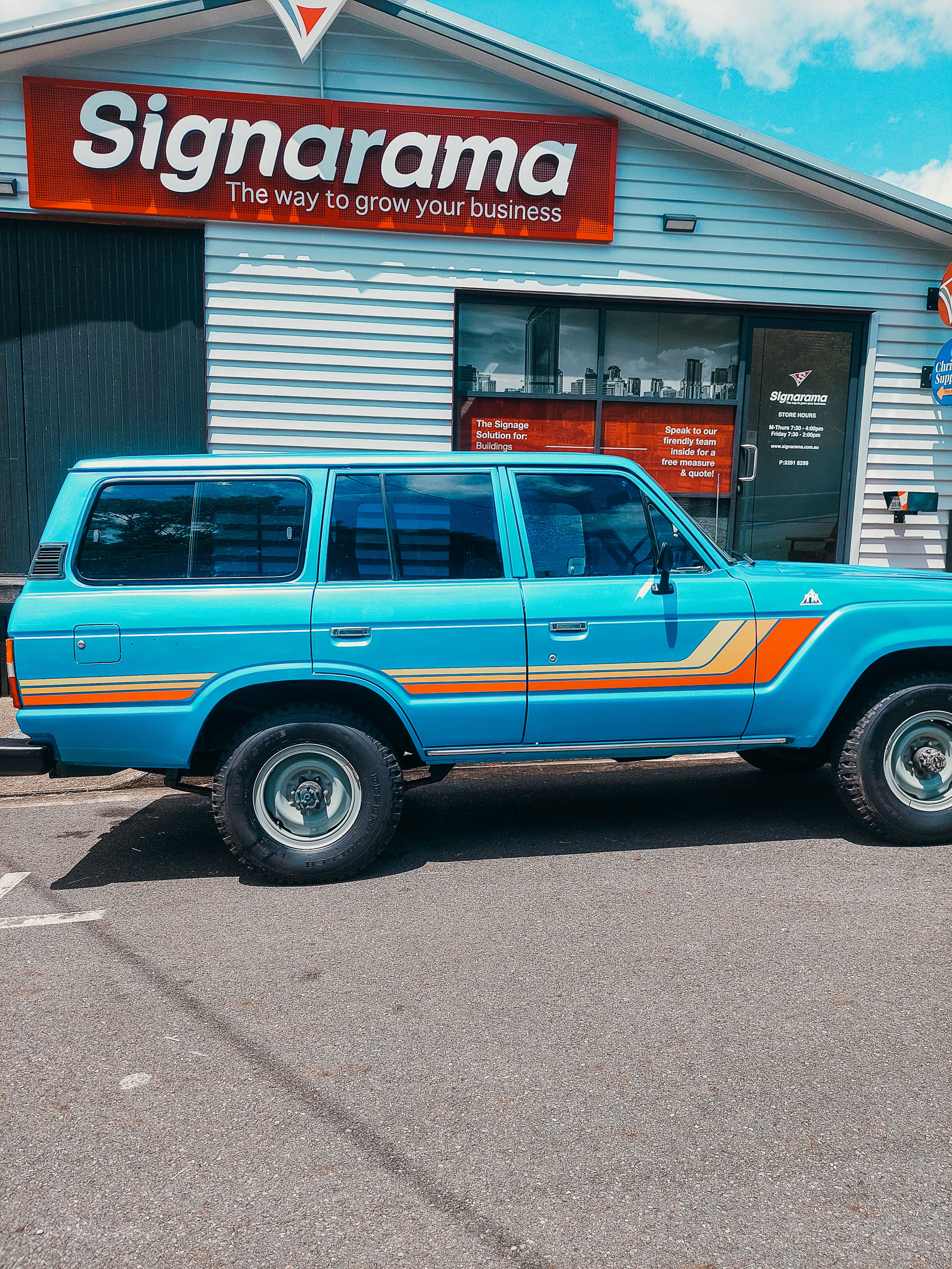 Professional Vehicle Graphic Installation