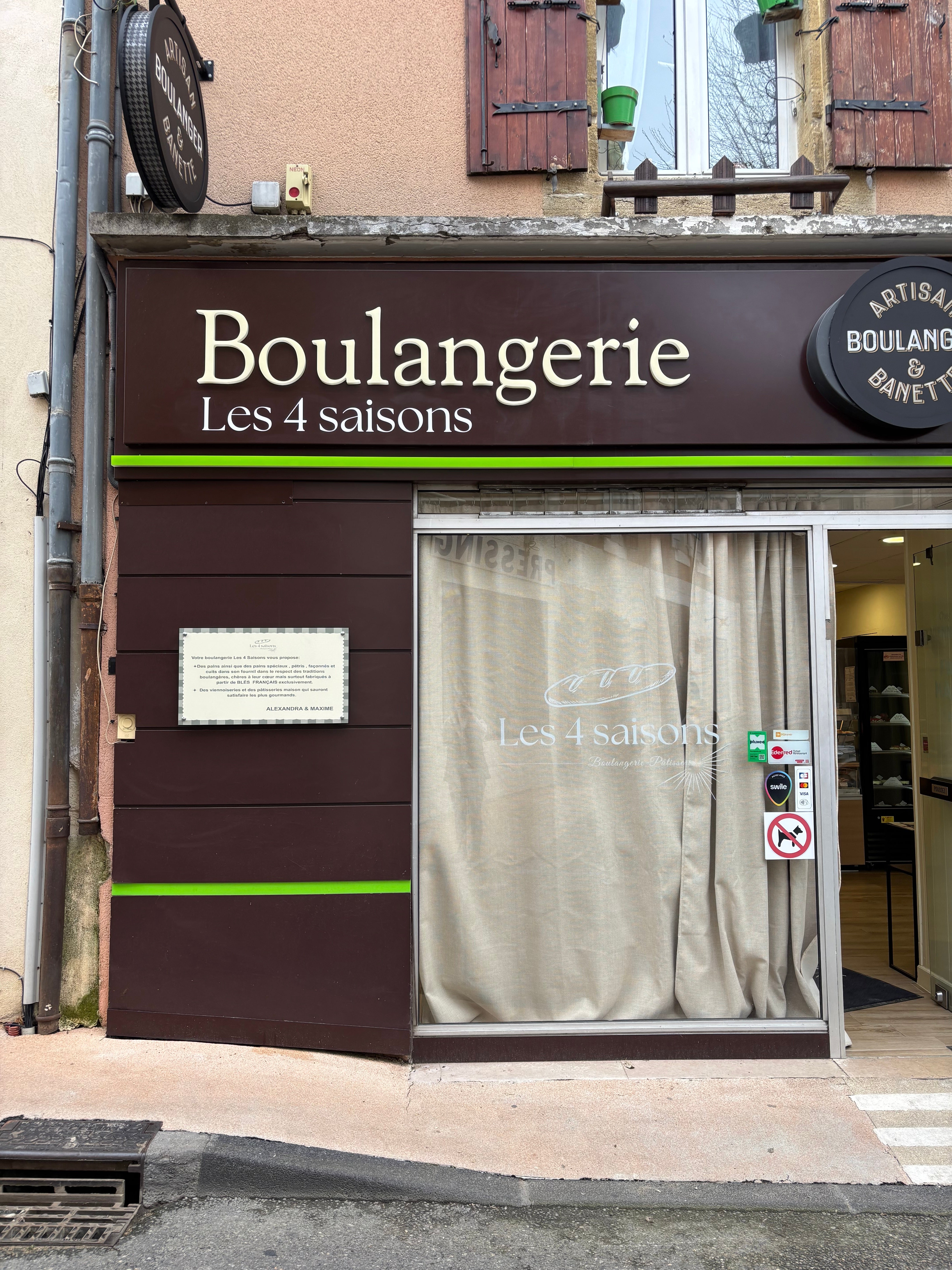 Lettrages adhésifs et vitrophanie à Courthézon