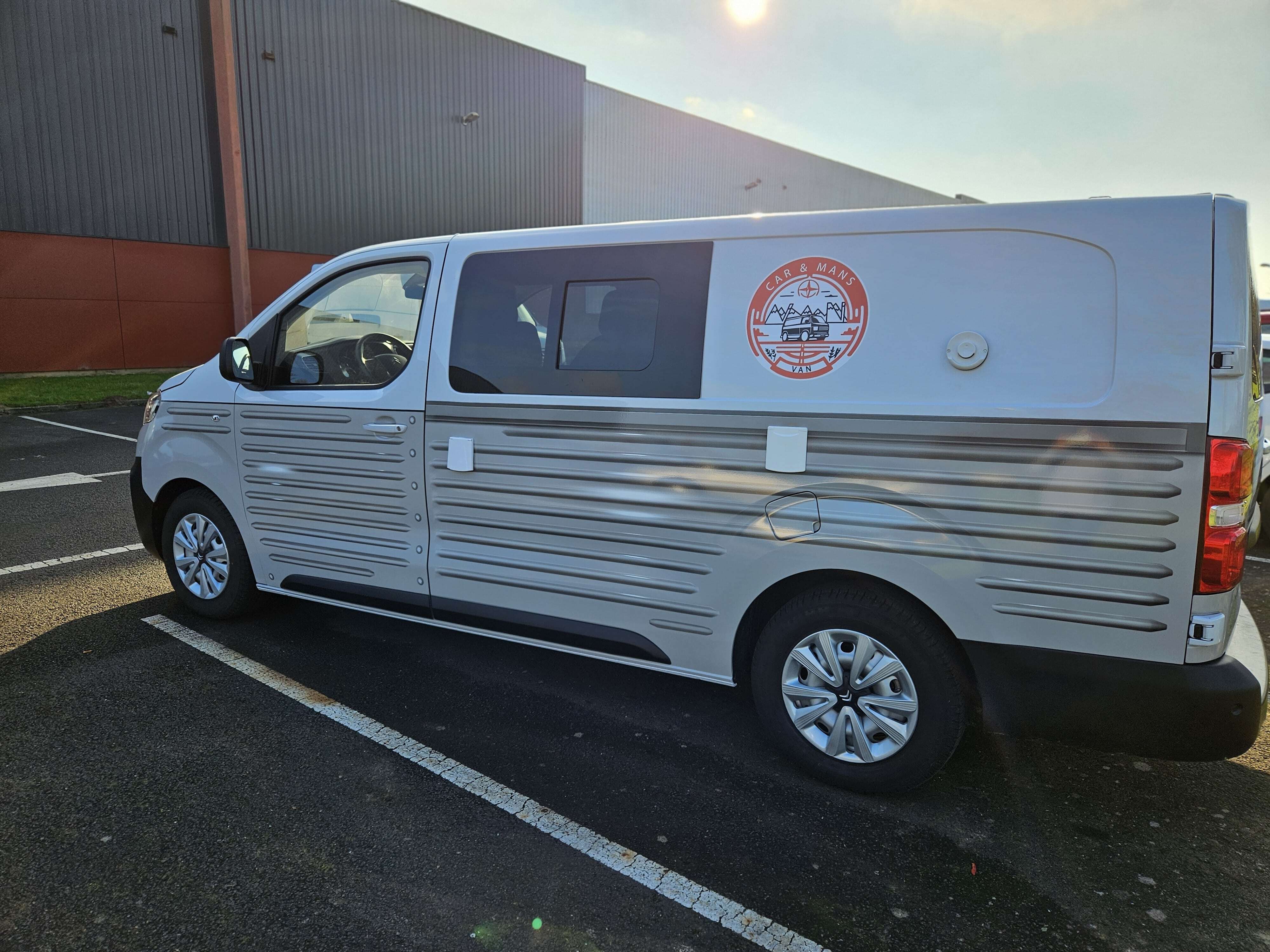Covering sur un utilitaire Citroën Jumpy par Signarama Le Mans