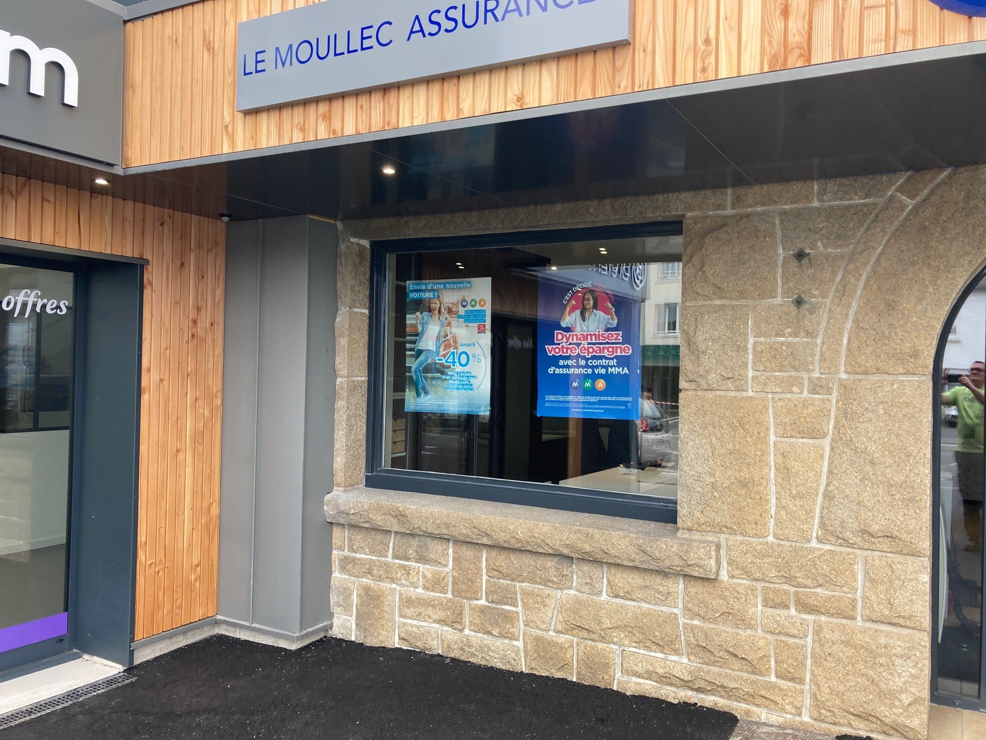 Vos-Nouvelles-portes-affiches-LED-à-Saint-Brieuc