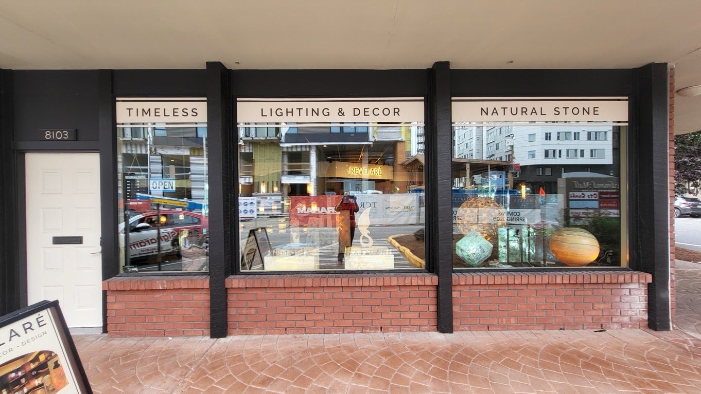 Revelare Opens in Redmond, WA - Fresh Windows Graphics and Storefront Signs