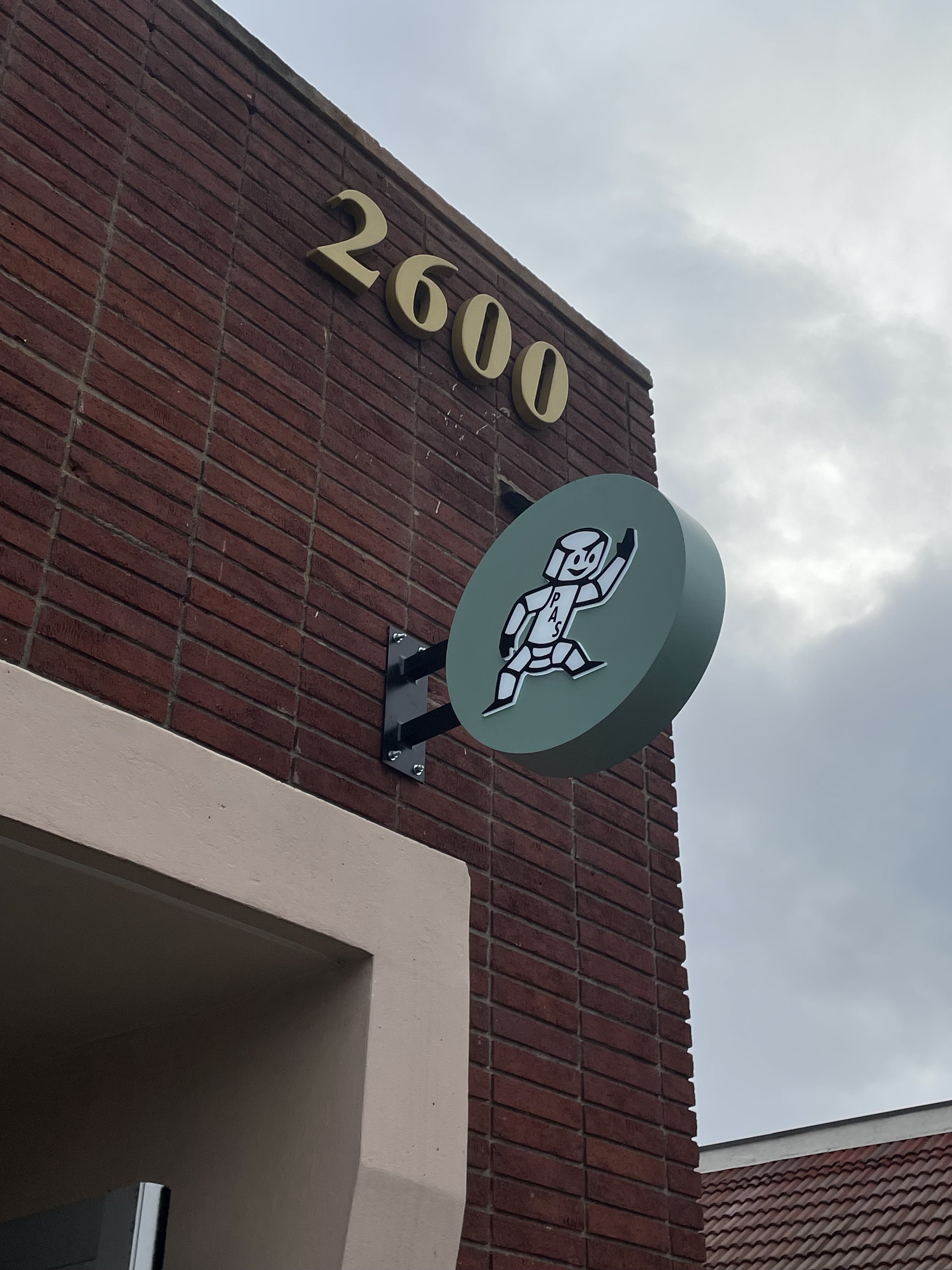  Custom Blade Sign – Bold & Eye-Catching for Your Business! 