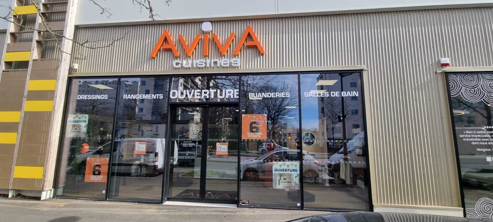 AVIVA Cuisines s’installe à Fresnes avec des enseignes lumineuses sur-mesure