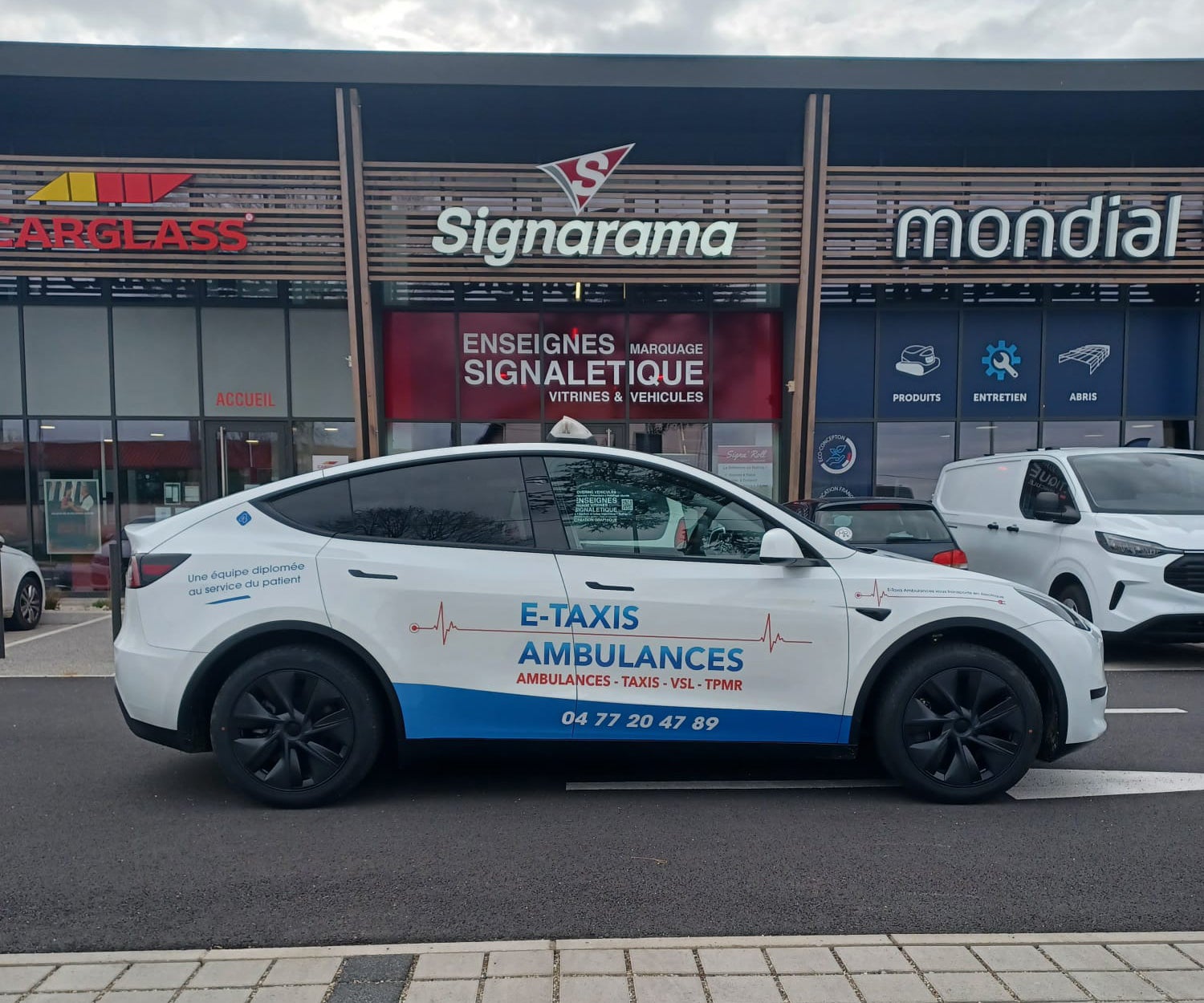 E-Taxis Ambulance