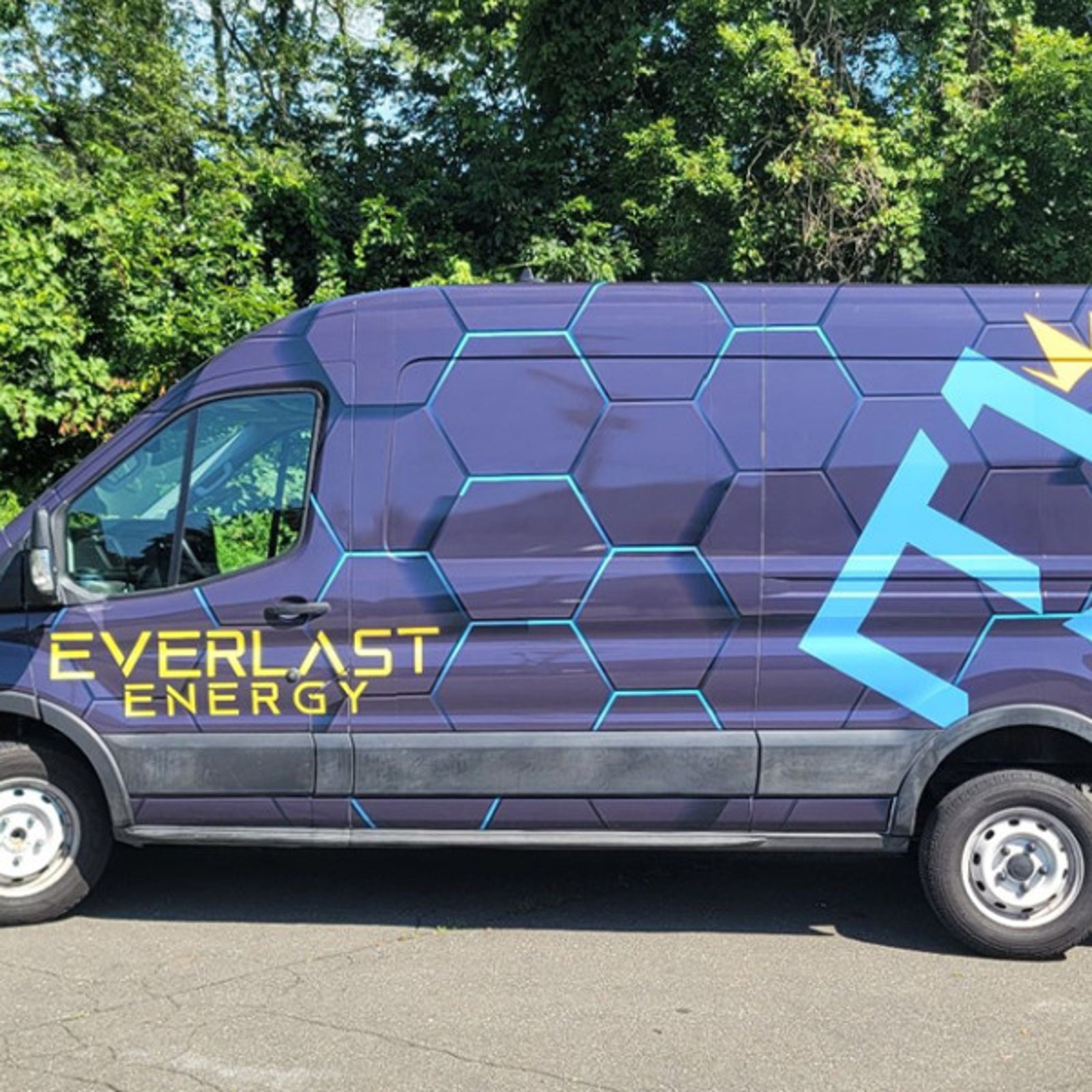 First Impressions Matter: Why Outdated Vehicle Graphics Could Be Costing You Customers