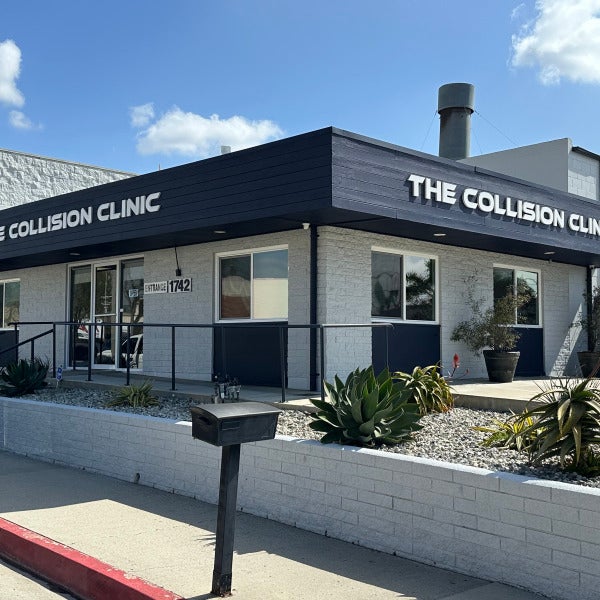 Signarama's Expert Sign Installation for Fix Auto Ventura Rebranding