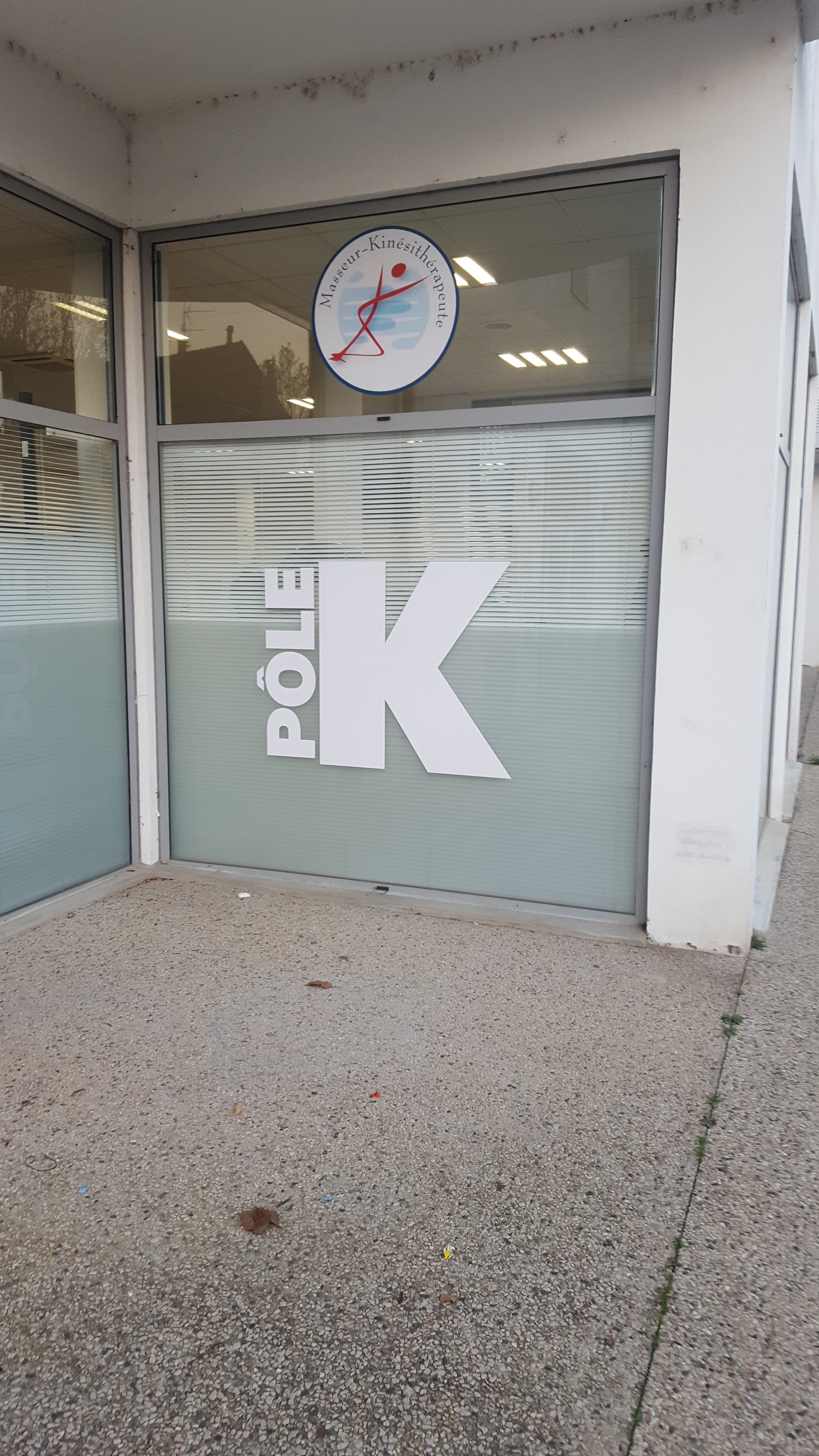 Pôle K muscle aussi sa com’ avec Signarama