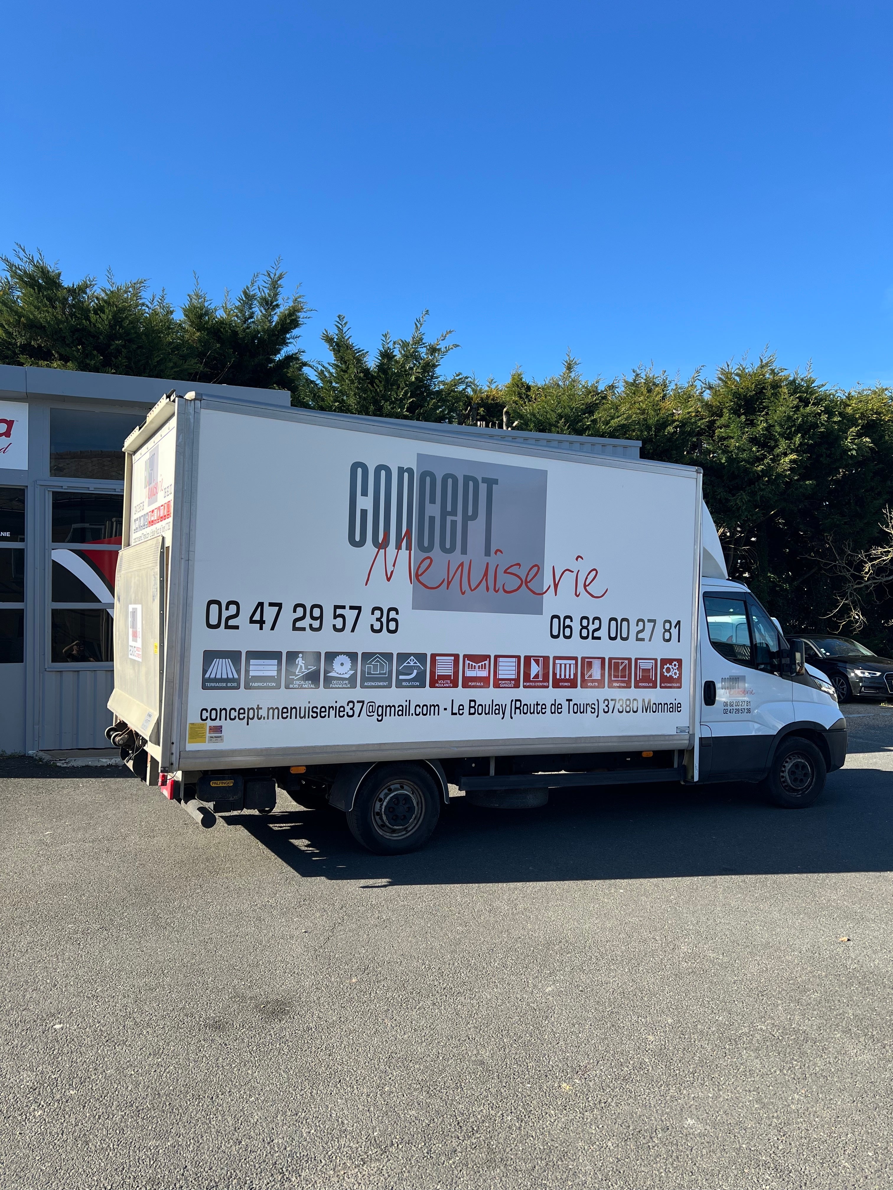 Marquage de véhicule pour une entreprise de menuiserie à Monnaie !