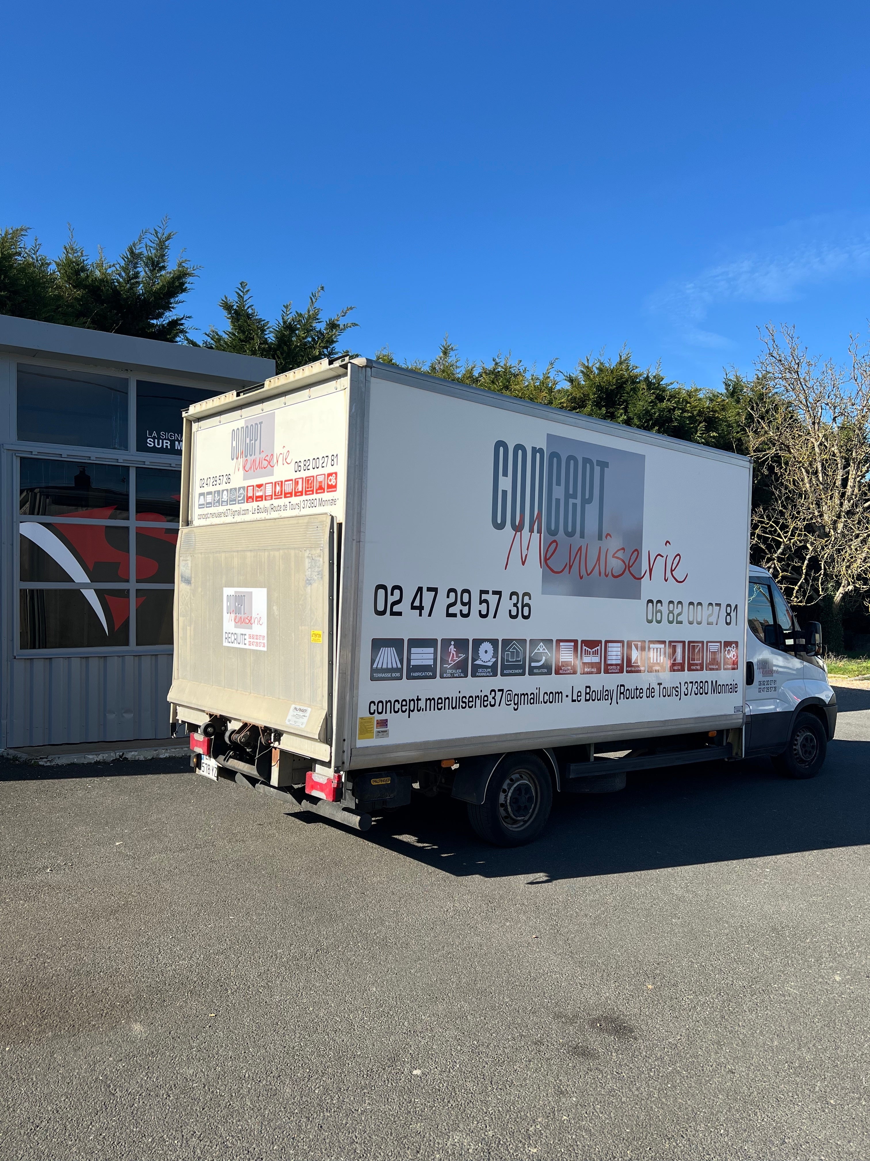 Marquage de véhicule pour une entreprise de menuiserie à Monnaie !