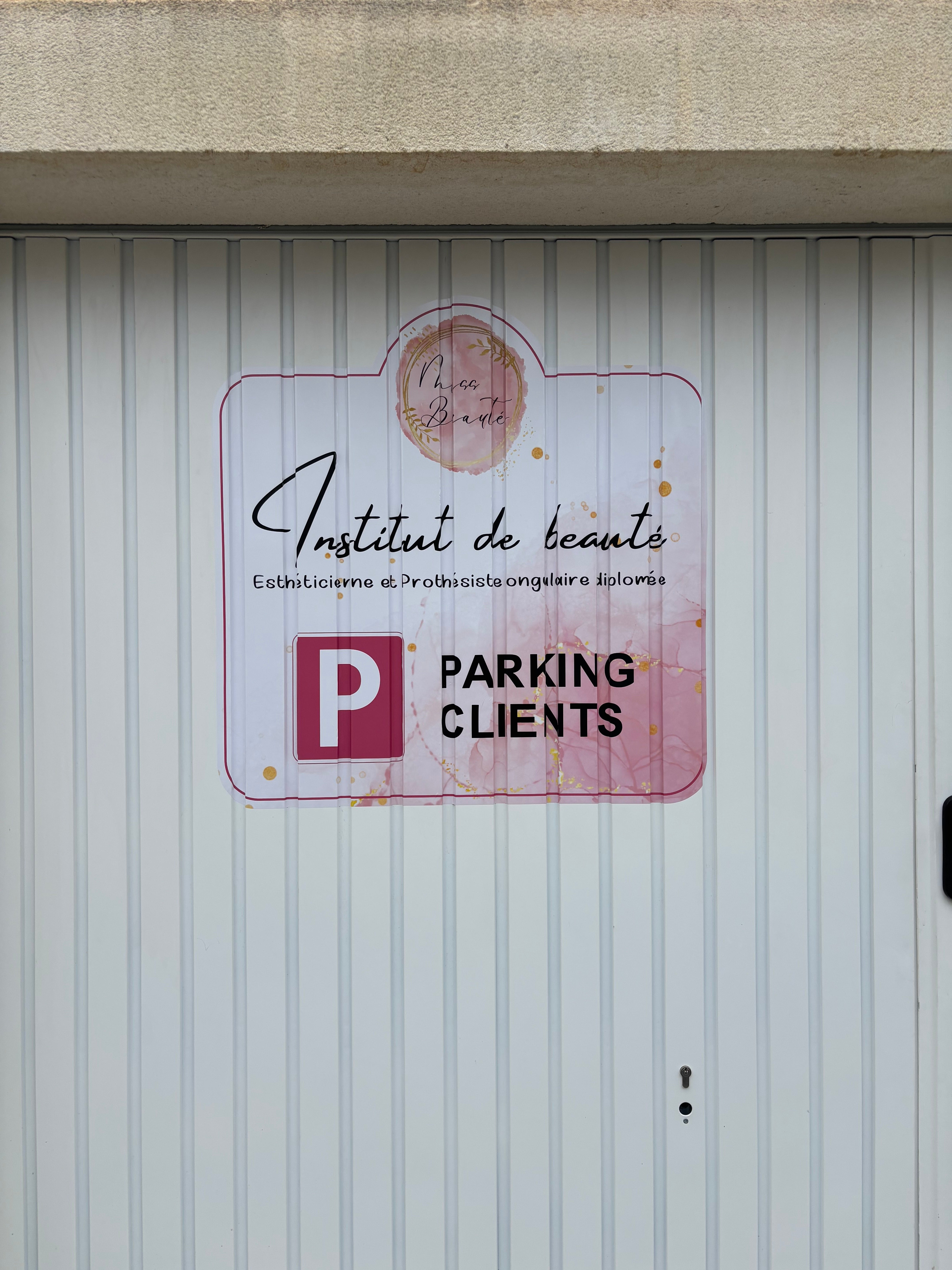 Signalétique pour un Institut de beauté à Monteux
