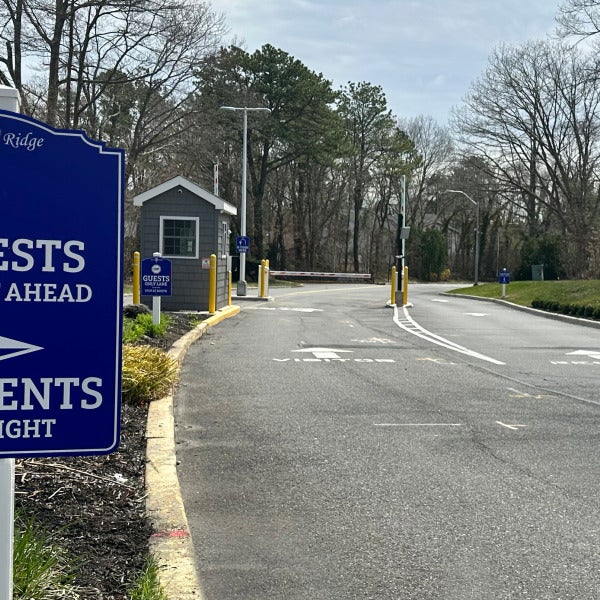 Smart Design Meets Curb Appeal: Custom Wayfinding Signs for Gated Communities