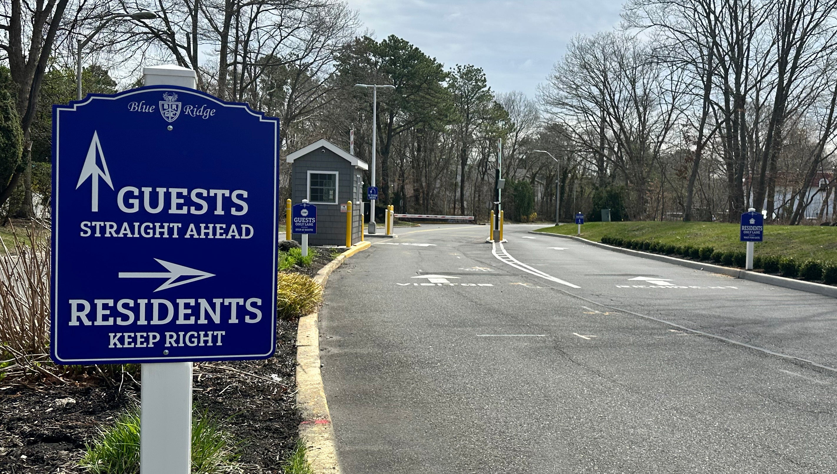 Smart Design Meets Curb Appeal: Custom Wayfinding Signs for Gated Communities
