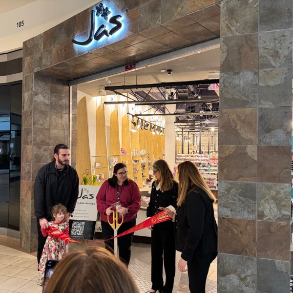 Ribbon Cutting Ready for Shopping with Jas at Dulles Mall!