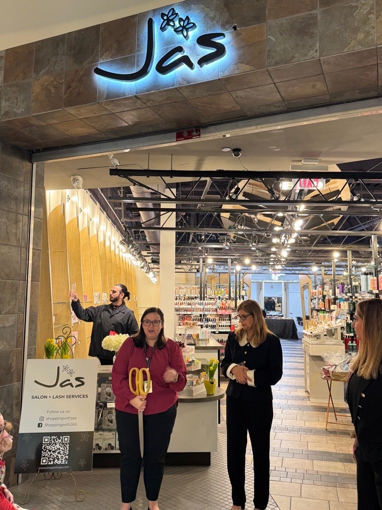 Ribbon Cutting Ready for Shopping with Jas at Dulles Mall!