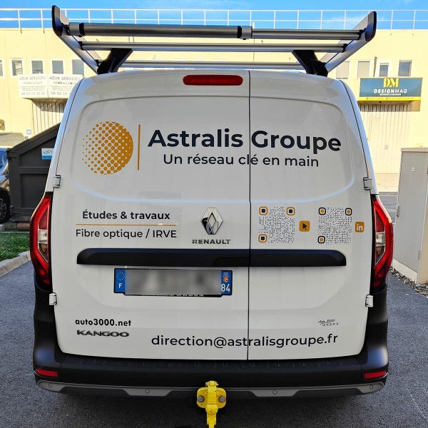 lettrage-vehicule-sur-meure-astralis-groupe-signarama-saint-laurent-du-var
