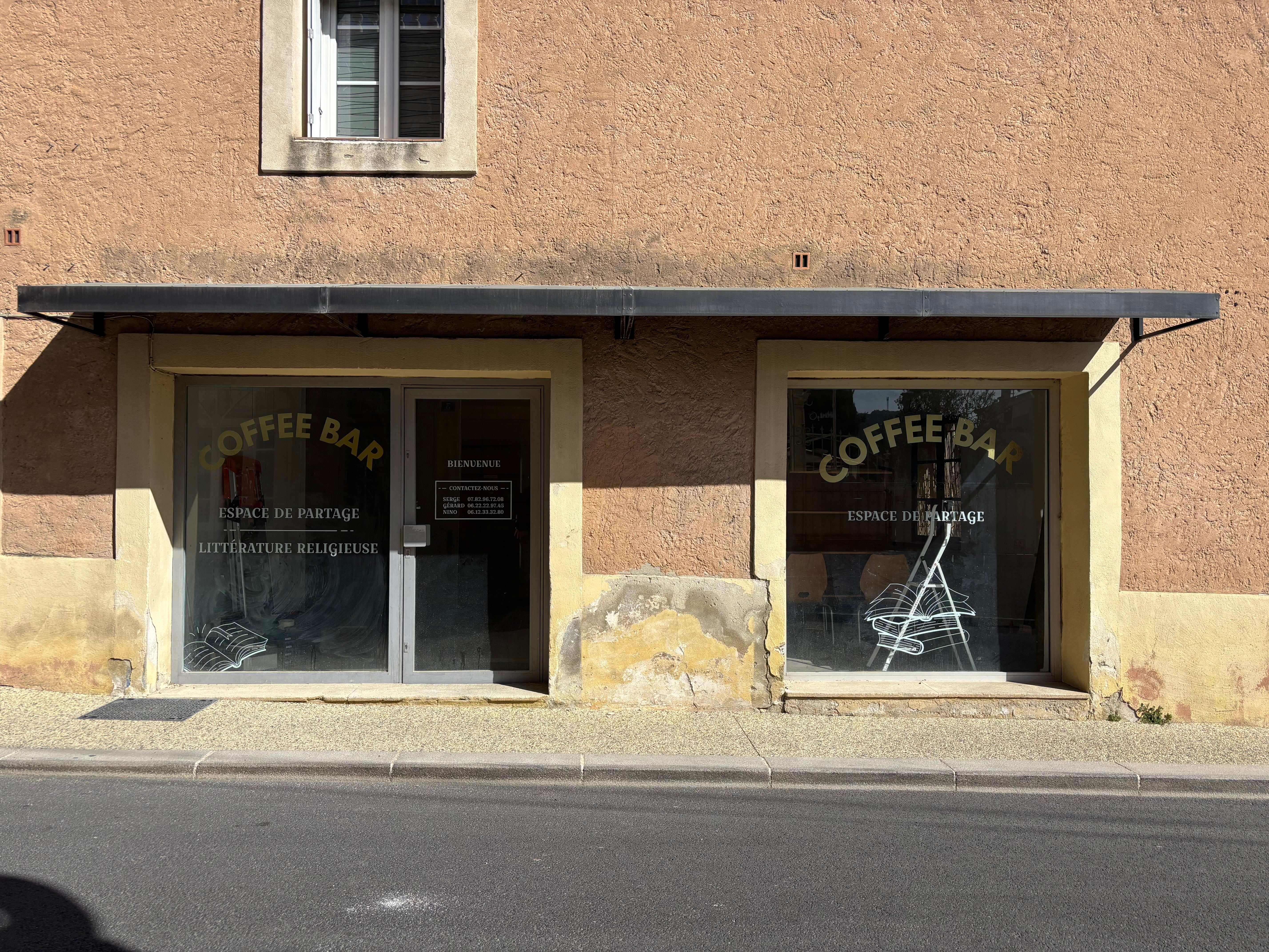 Vitrophanie d’un Coffee Bar à Monteux