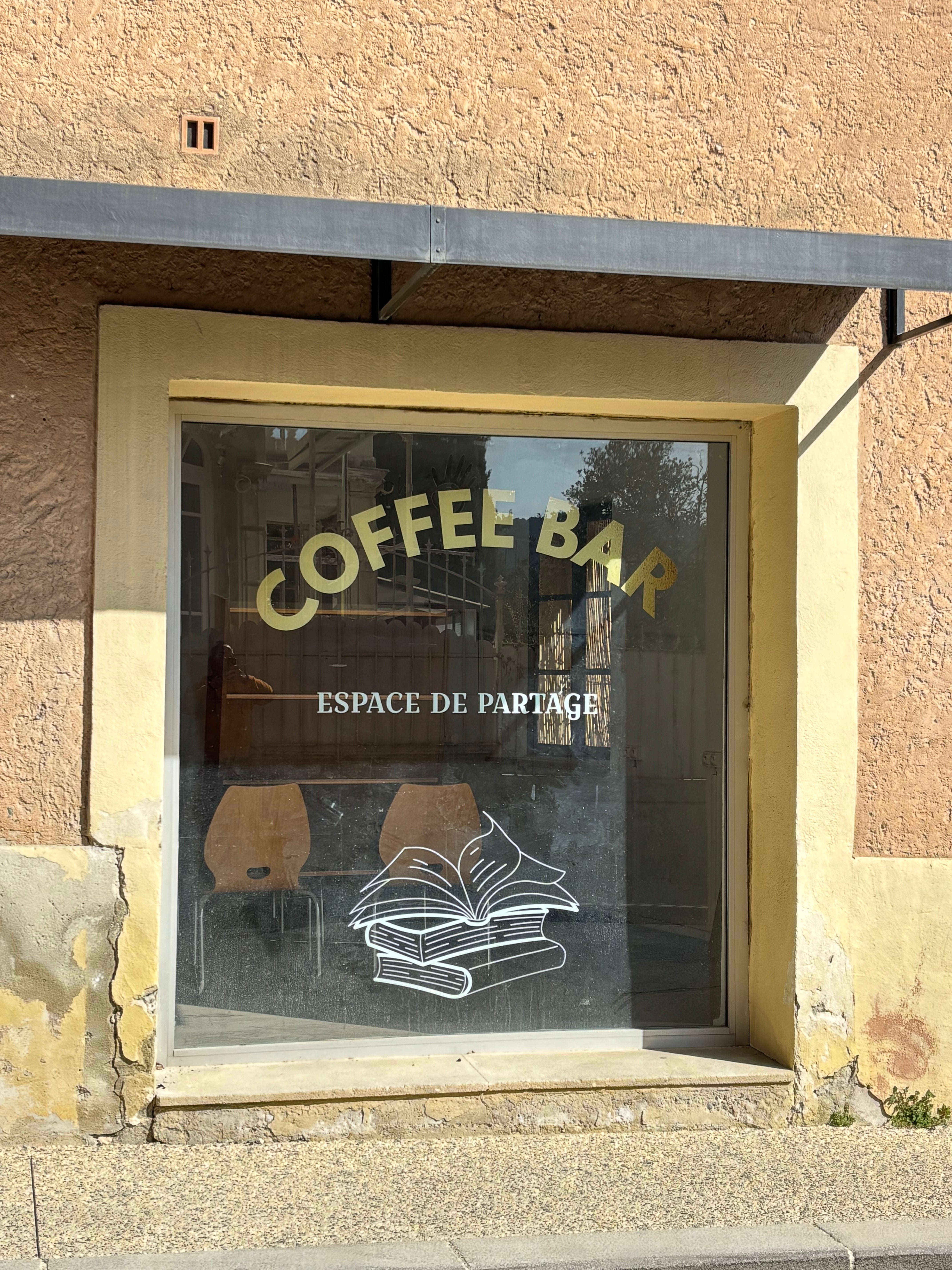 Vitrophanie d’un Coffee Bar à Monteux