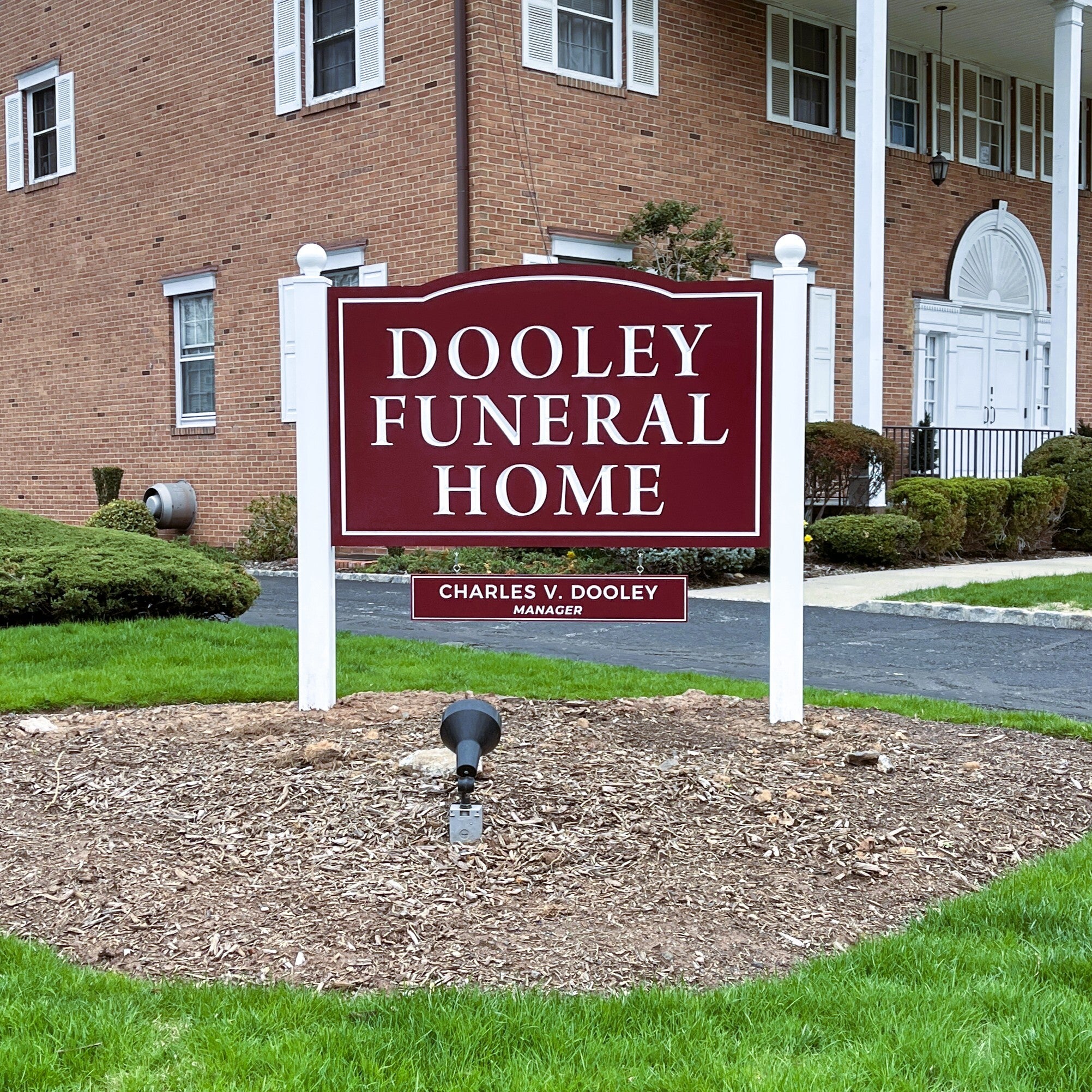 Do-ing it Right With Post and Panel Signs