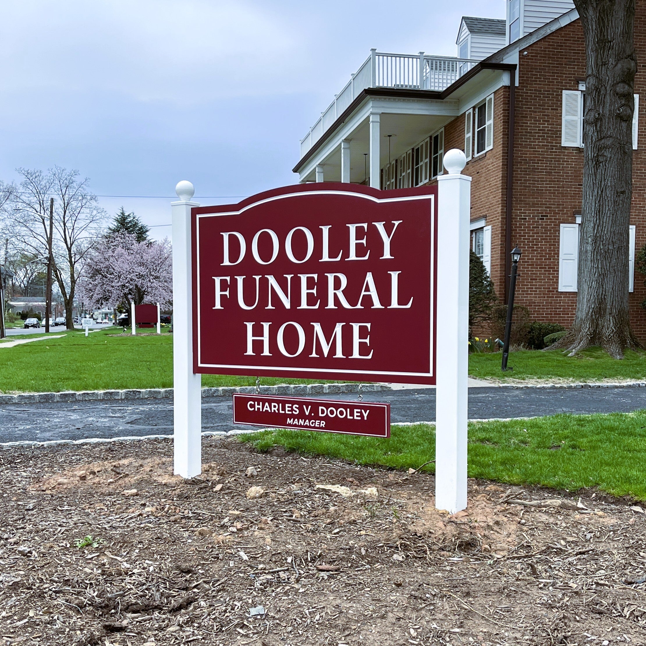 Do-ing it Right With Post and Panel Signs