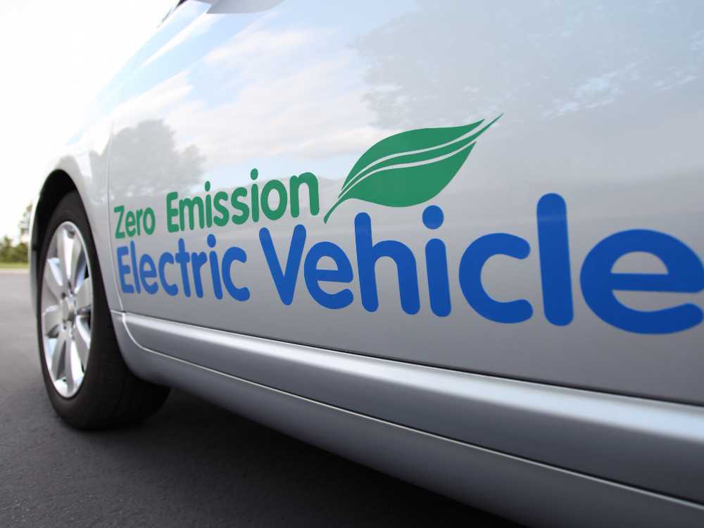 The Complete Guide to Vehicle Lettering: Why Every Local Business Should Be Advertising on the Road