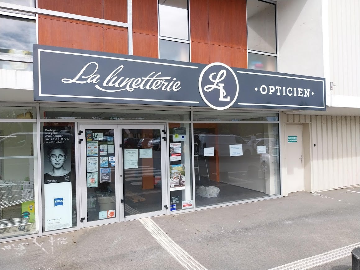 Nouvelle enseigne pour La Lunetterie situé à Bouloire