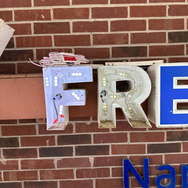 Branding 101: How Signage Builds Trust with Customers in Tampa