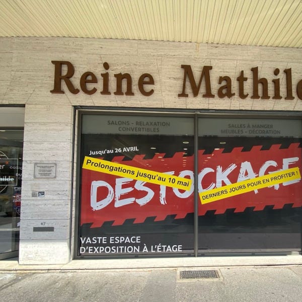 Adhésif personnalisé sur vitrines