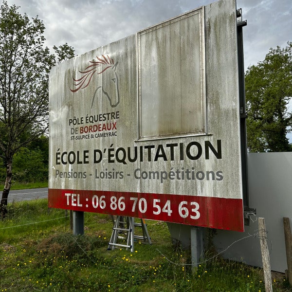 Remise en état d'un panneau 4 par 3 pour le Pôle Equestre de Bordeaux Saint Sulpice