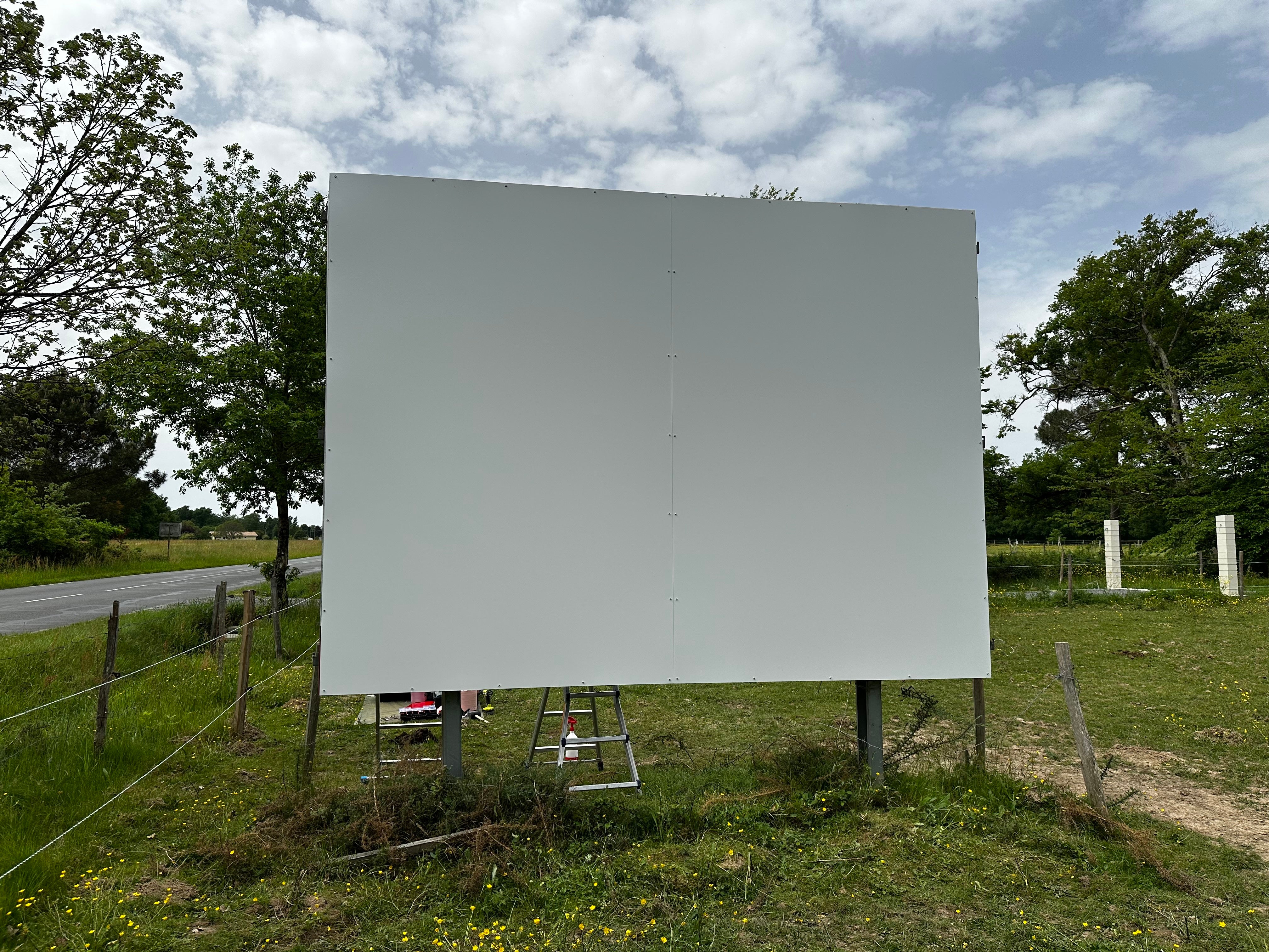 Remise en état d'un panneau 4 par 3 pour le Pôle Equestre de Bordeaux Saint Sulpice