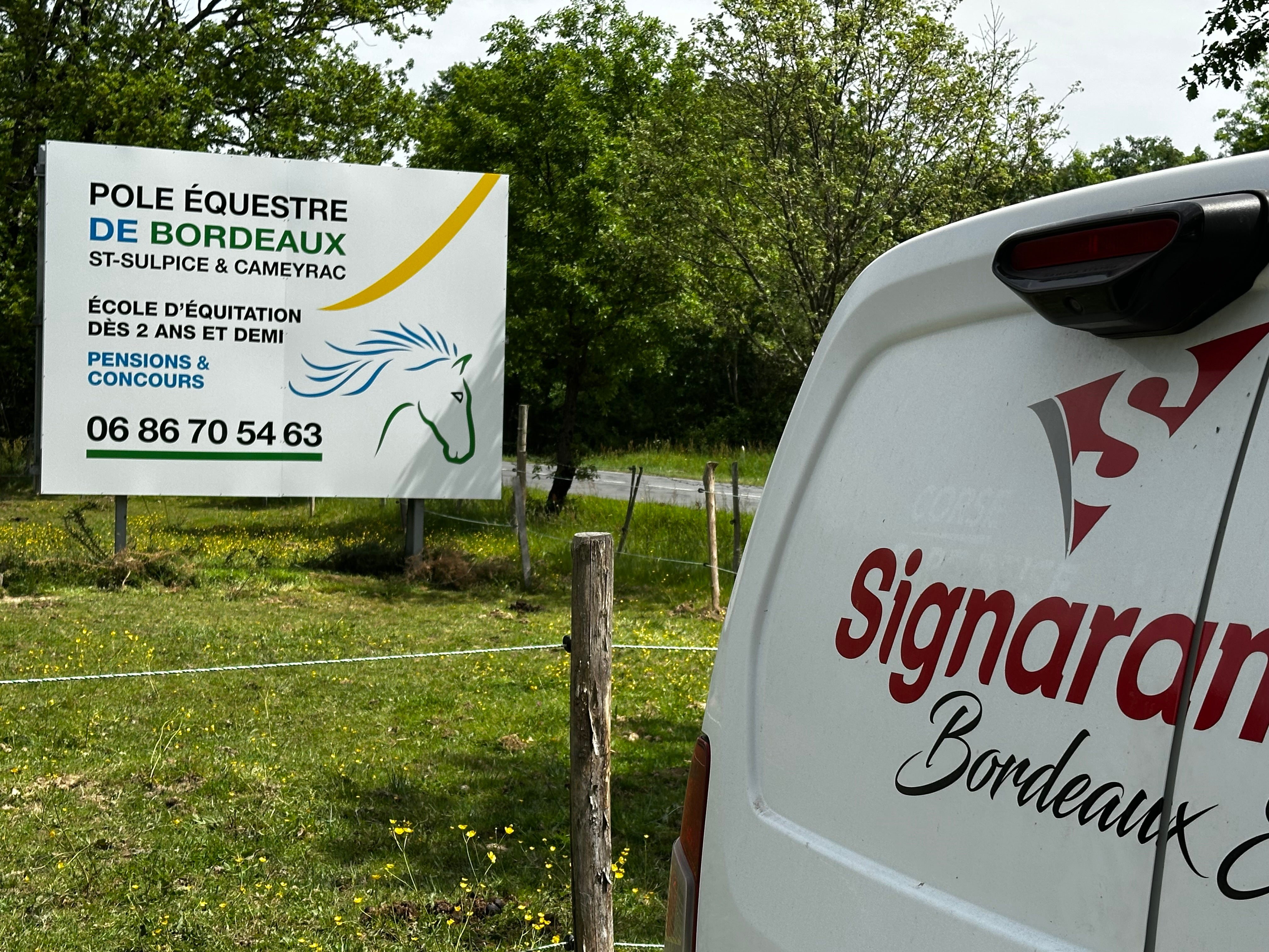 Remise en état d'un panneau 4 par 3 pour le Pôle Equestre de Bordeaux Saint Sulpice