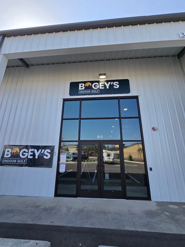 Bogey’s Indoor Golf Storefront Sign - Arlington, WA