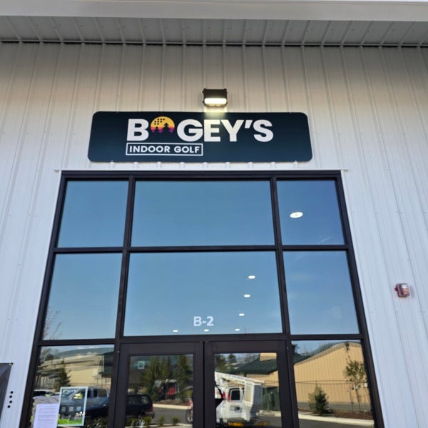 Bogey’s Indoor Golf Storefront Sign - Arlington, WA
