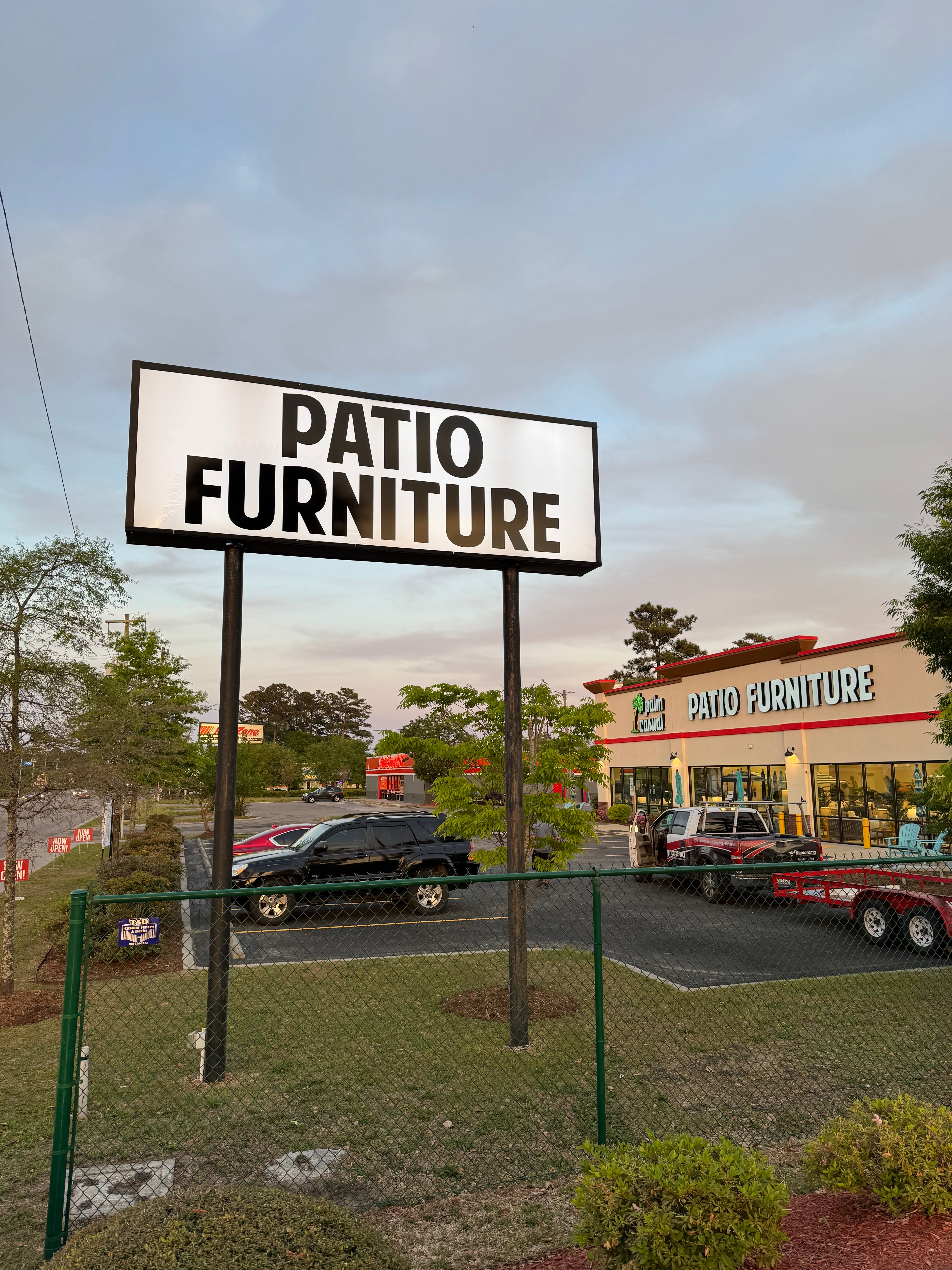 Freestanding & Standalone Signs