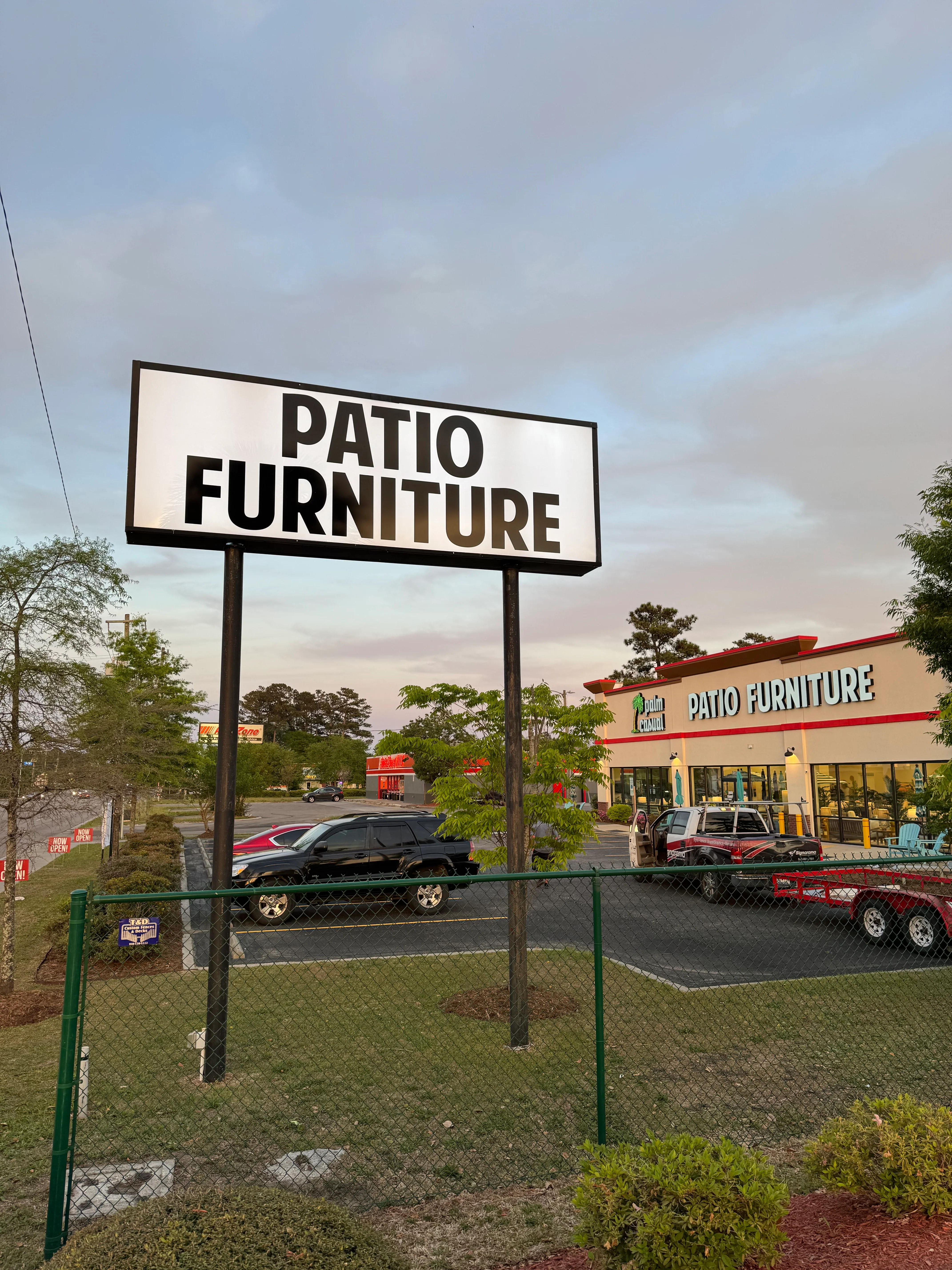 Freestanding & Standalone Signs