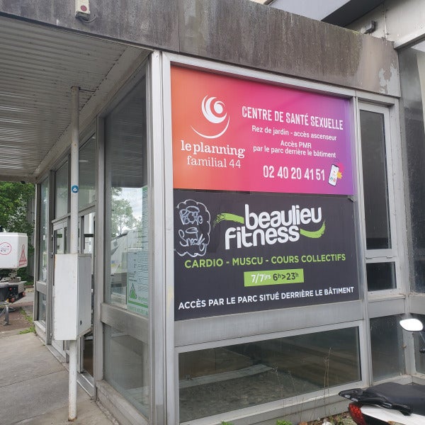 Enseigne et adhésifs par Signarama Nantes