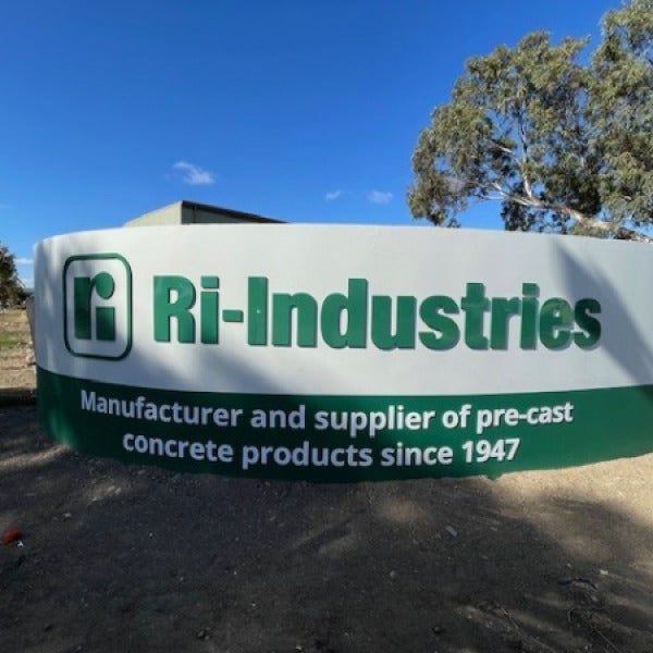 Discover the signage solution we delivered for RI-Industries