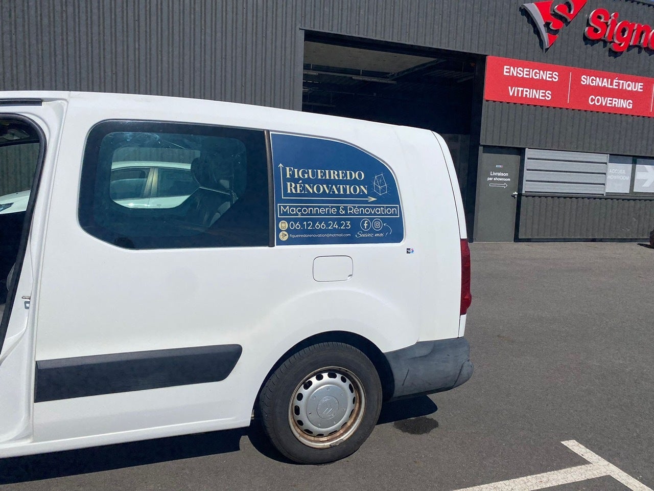Adhésif magnétique sur-mesure pour véhicule!