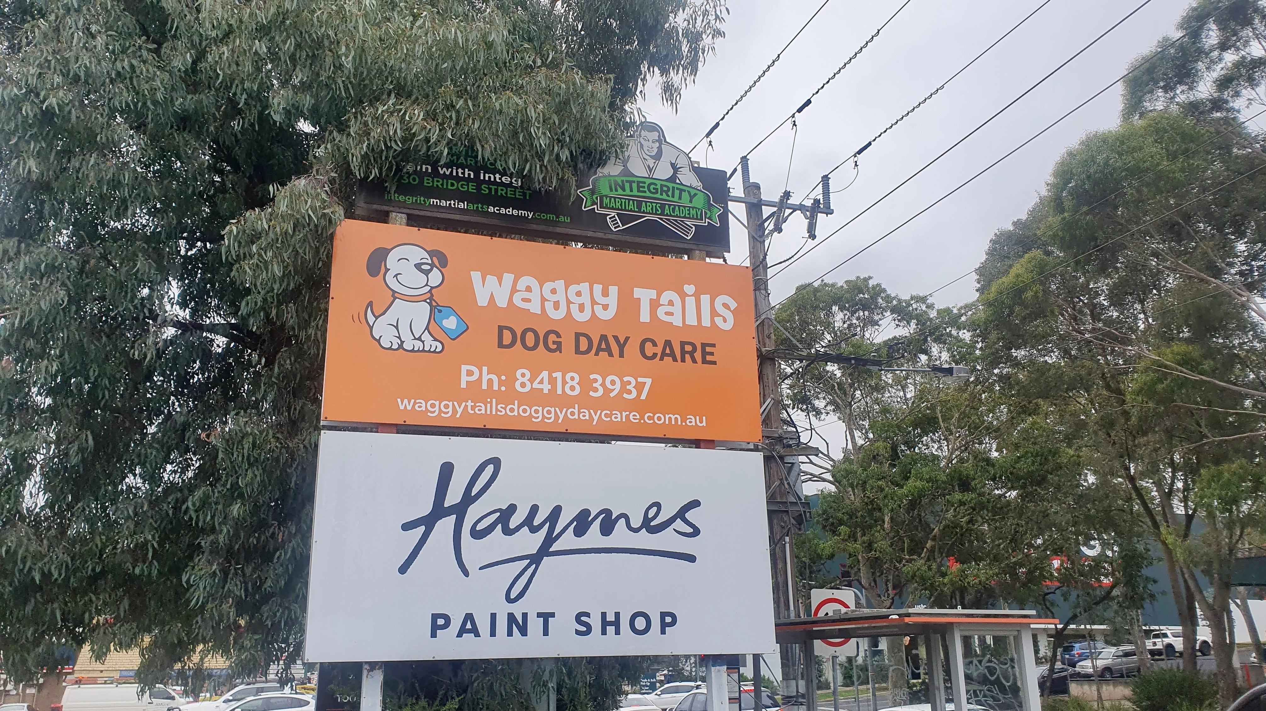 Signage update - Waggy Tails Dog Day Care - Eltham VIC.
