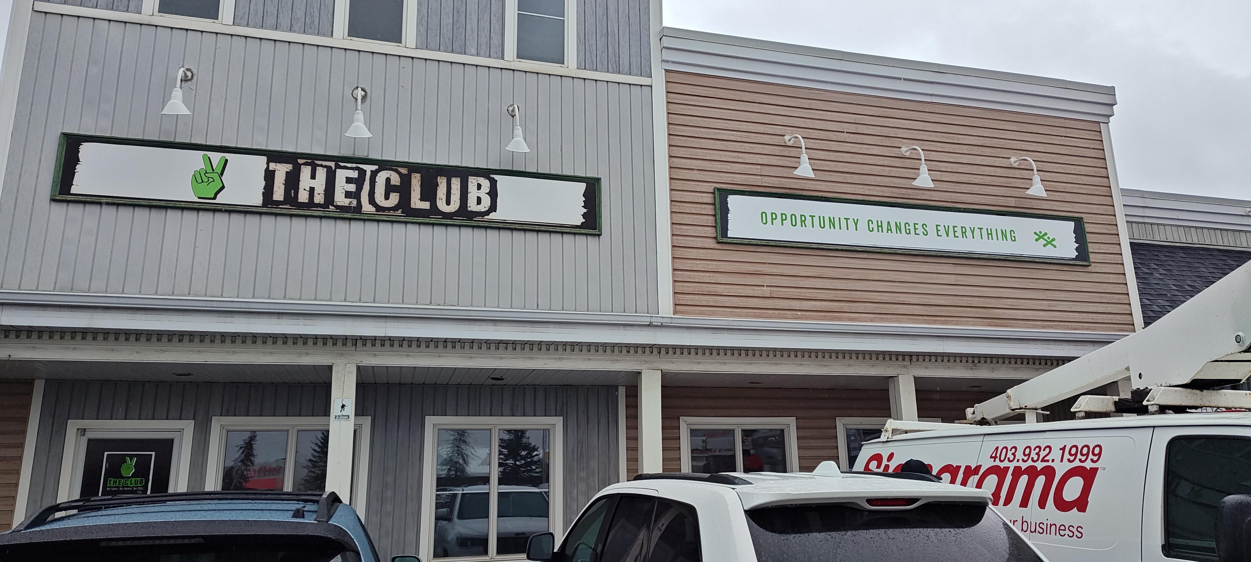 Signage Update For BGC Cochrane - The Club
