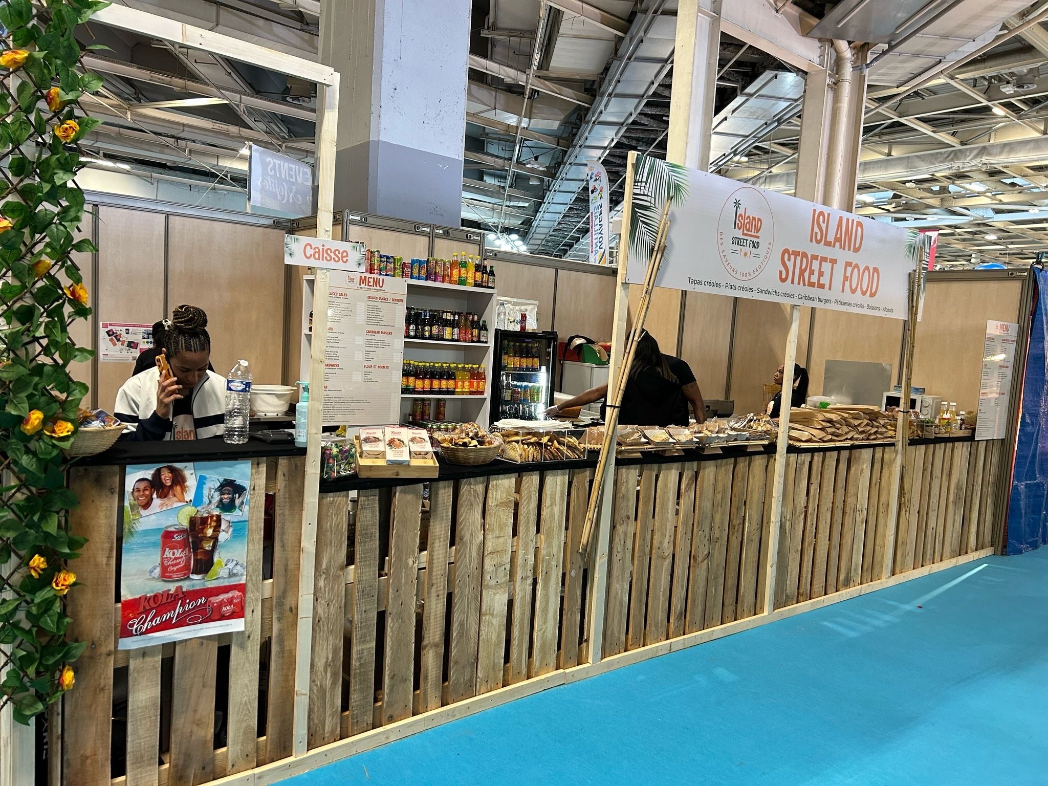 Enseignes et panneaux pour Island Street Food à la Foire de Paris 2025 - Signarama Val d'Orge