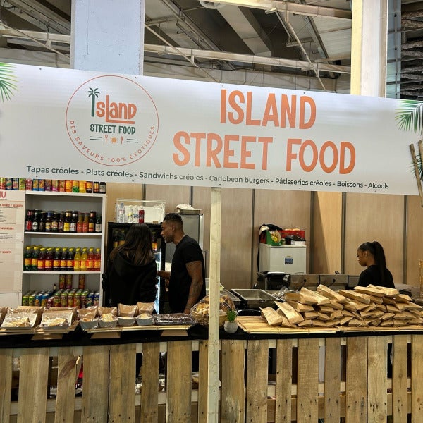 Enseignes et panneaux pour Island Street Food à la Foire de Paris 2025 - Signarama Val d'Orge