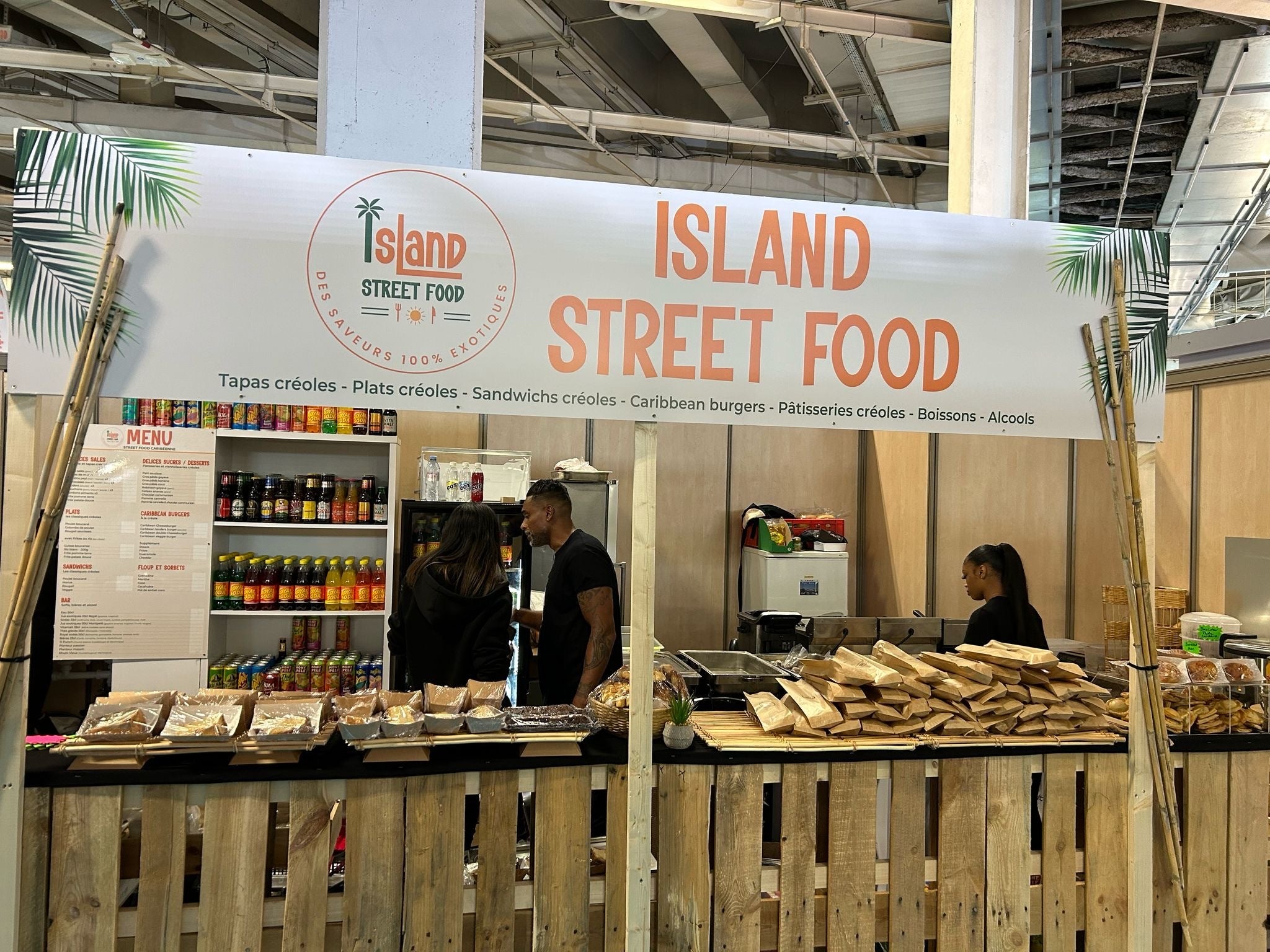 Enseignes et panneaux pour Island Street Food à la Foire de Paris 2025 - Signarama Val d'Orge