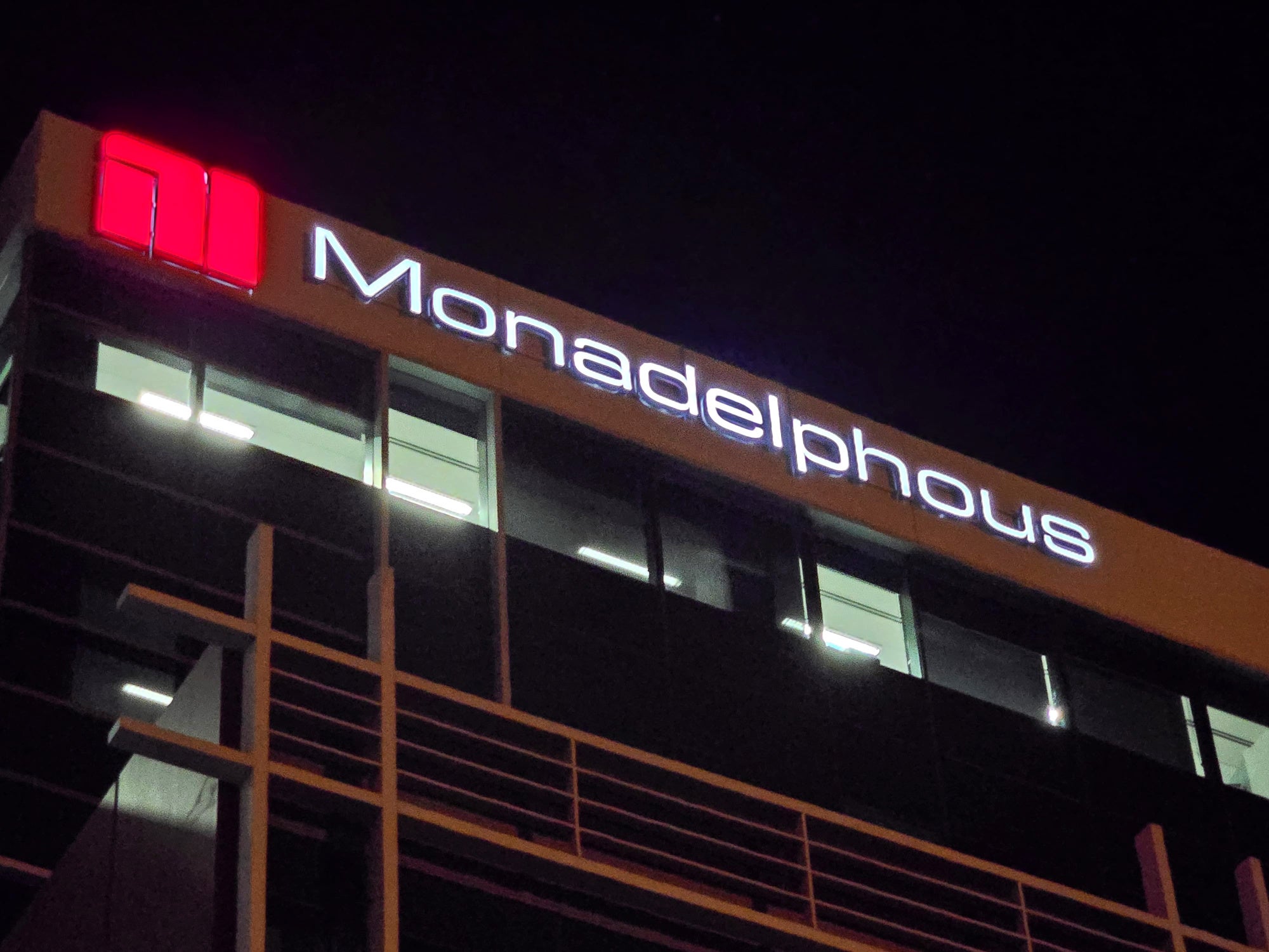 Monadelphous Illuminated Signage
