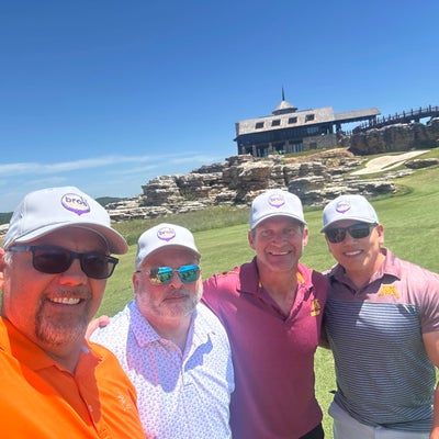 https://cdn.gorilladash.com/images/media/17051588/fully-promoted-usa-golf-hats-square-682b9d9523530.jpg?auto=webp&crop=1%3A1%2Csmart&width=400