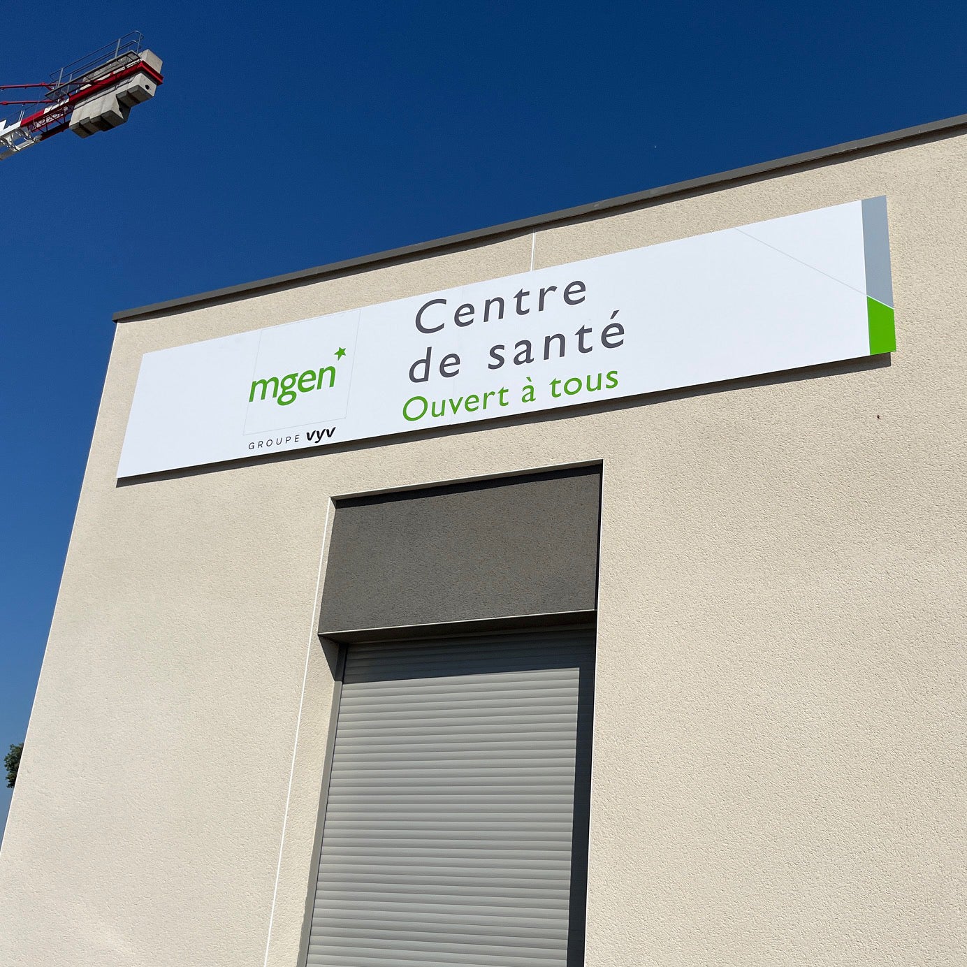 Pour la signalétique de votre bâtiment, faites appel à Signarama Moulins