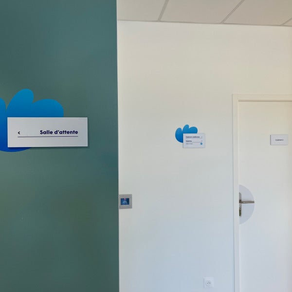 Pour la signalétique de votre bâtiment, faites appel à Signarama Moulins