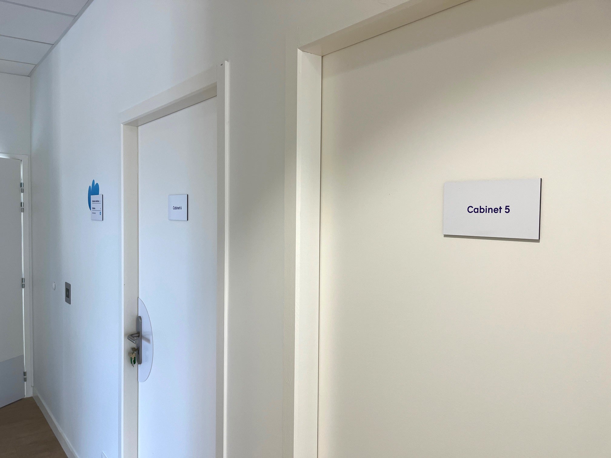 Pour la signalétique de votre bâtiment, faites appel à Signarama Moulins