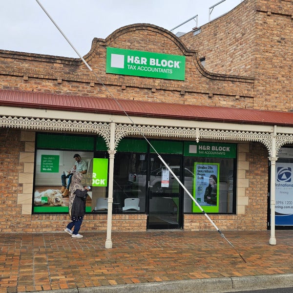 H&R Block Signage – Lightbox, Windows & External | Cranbourne
